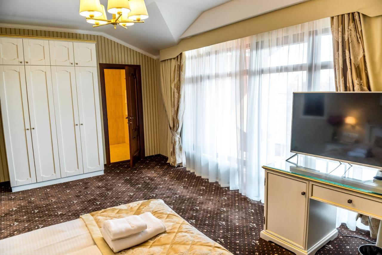 Fenix Town Hotel Vinița Exterior foto